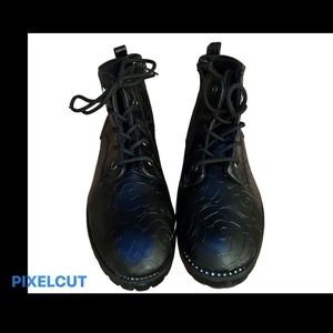 STEVE MADDEN LOW CUT BOOTS (NEW)